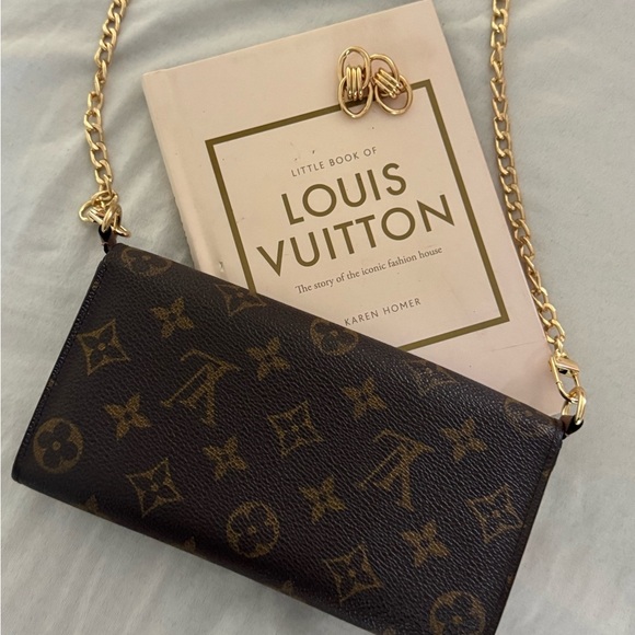 Authentic Louis Vuitton Monogram Crossbody Wallet with Gold Chain - Picture 3 of 13